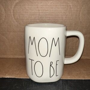 Rae Dunn White 'Mom To Be' Mug